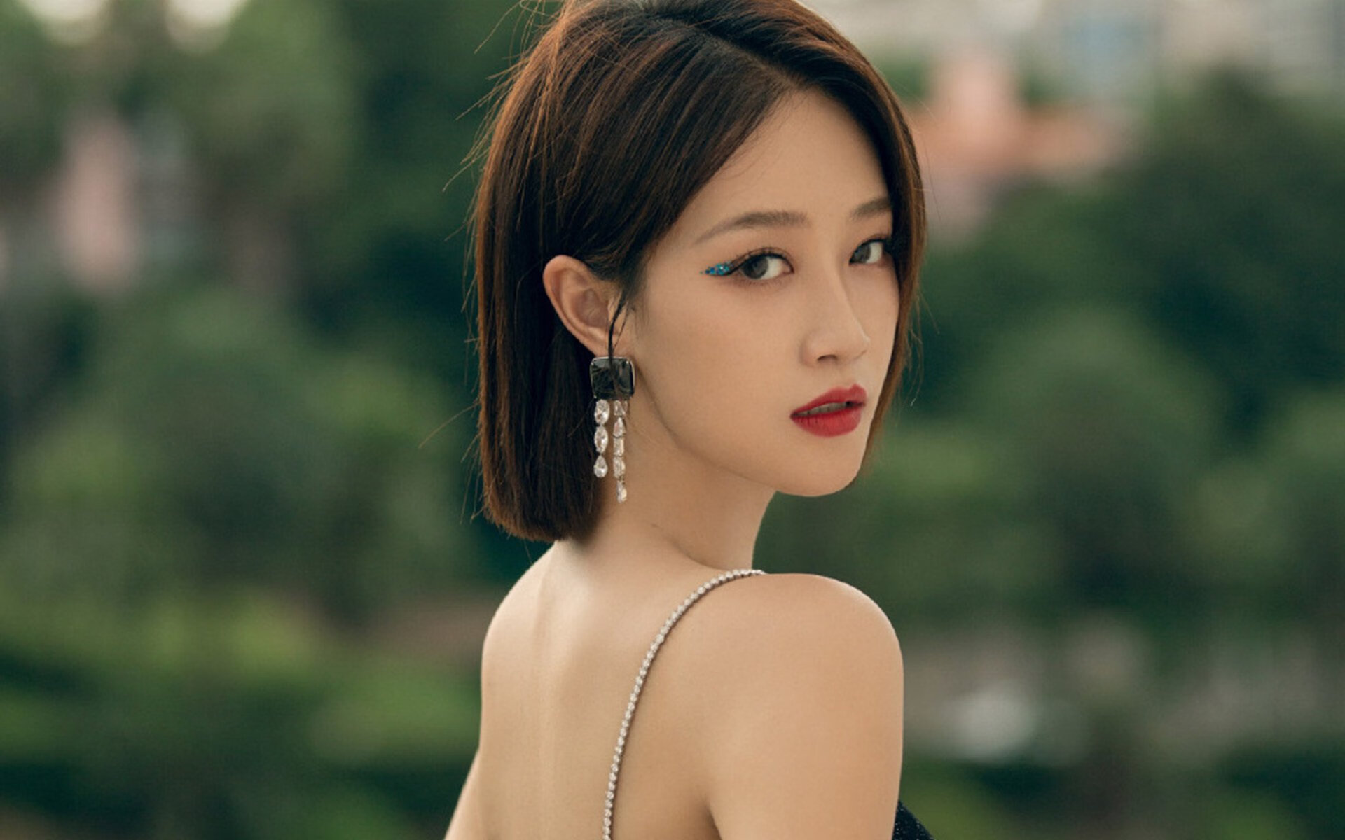 快攻回合是否应当减少传球以节省节奏，快攻的时候老是掉球